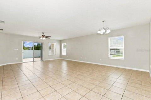 Villa ou maison à louer à Seffner, Floride: 4 chambres, 185.15 m2 № 2391080 - photo 4