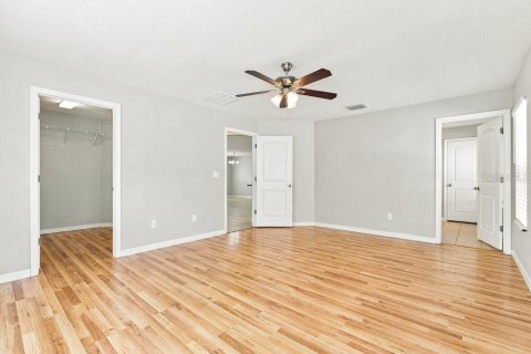 Villa ou maison à louer à Seffner, Floride: 4 chambres, 185.15 m2 № 2391080 - photo 9