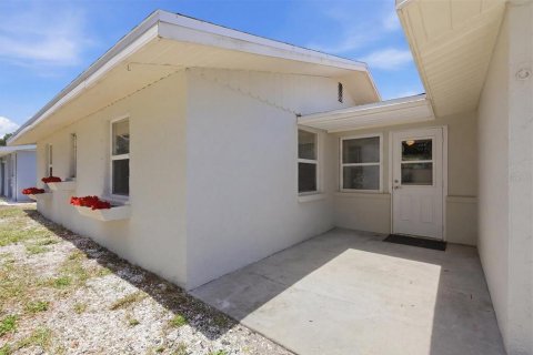Villa ou maison à vendre à Englewood, Floride: 2 chambres, 77.76 m2 № 2208578 - photo 23