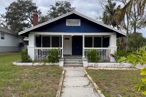 House in Bradenton, Florida 3 bedrooms, 132.01 sq.m. № 2298079