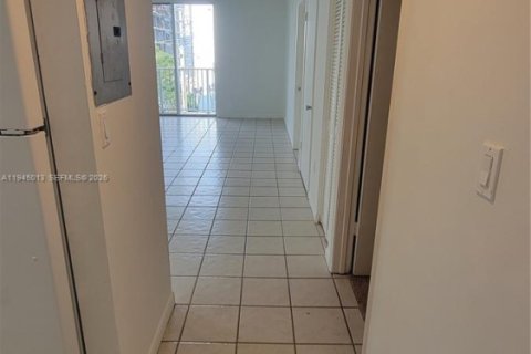 Copropriété à vendre à Miami, Floride: 2 chambres, 57.23 m2 № 2001223 - photo 4