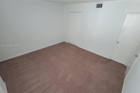 Copropriété à vendre à Miami, Floride: 2 chambres, 57.23 m2 № 2001223 - photo 11