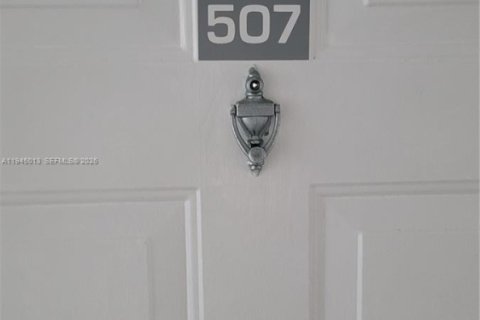 Copropriété à vendre à Miami, Floride: 2 chambres, 57.23 m2 № 2001223 - photo 3