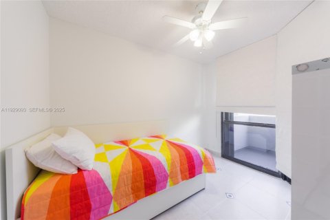 Снять в аренду кондоминиум в Ки-Бискейн, Флорида 3 спальни, 148.64м2, № 1987460 - фото 30