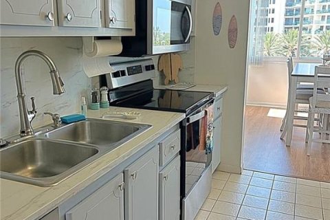 Condominio en alquiler en Clearwater, Florida, 2 dormitorios, 125.42 m2 № 1838911 - foto 10