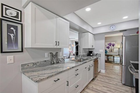 House in Bradenton, Florida 2 bedrooms, 146.79 sq.m. № 1578613 - photo 17