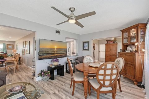 House in Bradenton, Florida 2 bedrooms, 146.79 sq.m. № 1578613 - photo 12