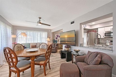 House in Bradenton, Florida 2 bedrooms, 146.79 sq.m. № 1578613 - photo 13