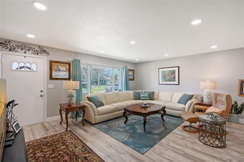 House in Bradenton, Florida 2 bedrooms, 146.79 sq.m. № 1578613 - photo 7