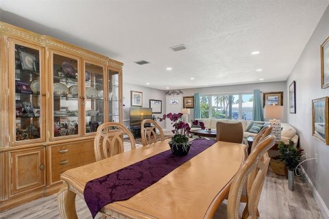 House in Bradenton, Florida 2 bedrooms, 146.79 sq.m. № 1578613 - photo 10