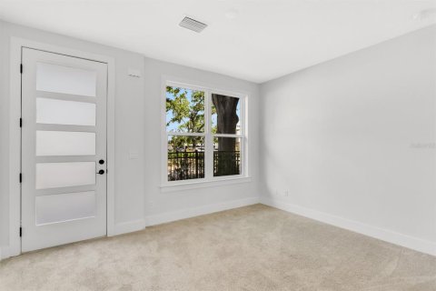 Townhouse in Saint Petersburg, Florida 3 bedrooms, 189.43 sq.m. № 1810275 - photo 20
