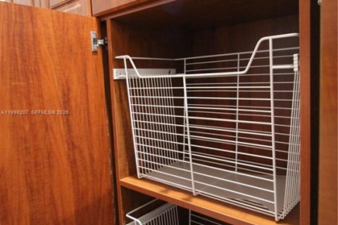 Condo in Margate, Florida, 2 bedrooms  № 2063484 - photo 17