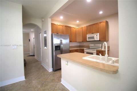 Condo in Margate, Florida, 2 bedrooms  № 2063484 - photo 11