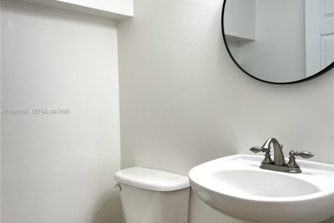 Condo in Margate, Florida, 2 bedrooms  № 2063484 - photo 13