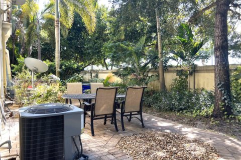 Condo in Margate, Florida, 2 bedrooms  № 2063484 - photo 25