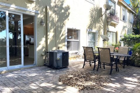 Condo in Margate, Florida, 2 bedrooms  № 2063484 - photo 23