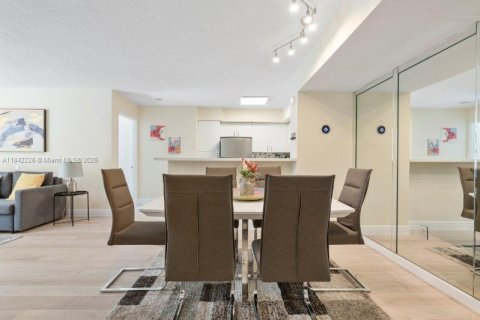 Condominio en alquiler en Aventura, Florida, 2 dormitorios, 109.62 m2 № 1962394 - foto 6