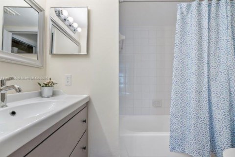 Condominio en alquiler en Aventura, Florida, 2 dormitorios, 109.62 m2 № 1962394 - foto 28