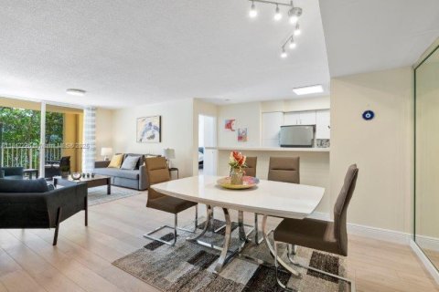 Condominio en alquiler en Aventura, Florida, 2 dormitorios, 109.62 m2 № 1962394 - foto 4