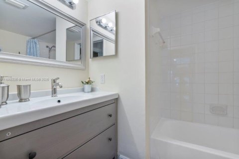 Condominio en alquiler en Aventura, Florida, 2 dormitorios, 109.62 m2 № 1962394 - foto 27