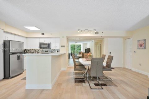Condominio en alquiler en Aventura, Florida, 2 dormitorios, 109.62 m2 № 1962394 - foto 17