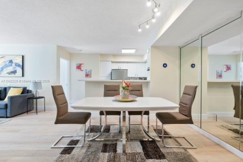 Condominio en alquiler en Aventura, Florida, 2 dormitorios, 109.62 m2 № 1962394 - foto 7