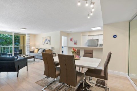 Condominio en alquiler en Aventura, Florida, 2 dormitorios, 109.62 m2 № 1962394 - foto 5