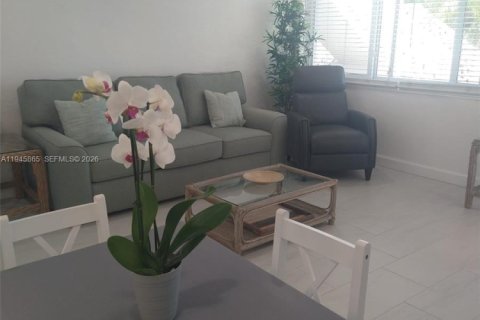 Купить кондоминиум в Халландейл-Бич, Флорида 1 спальня, 45.89м2, № 2152882 - фото 6