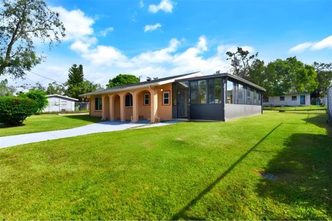 Villa ou maison à vendre à Sarasota, Floride: 4 chambres, 153.66 m2 № 1535689 - photo 1