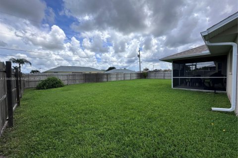 House in Cape Coral, Florida 3 bedrooms № 1845912 - photo 7
