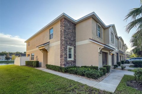 Touwnhouse à louer à Hudson, Floride: 3 chambres, 166.02 m2 № 2401201 - photo 3