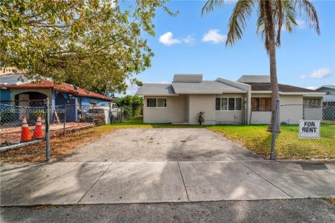 Townhouse in Miami, Florida 3 bedrooms, 105.91 sq.m. № 2067699 - photo 24