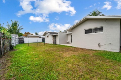 Townhouse in Miami, Florida 3 bedrooms, 105.91 sq.m. № 2067699 - photo 21