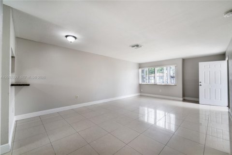 Townhouse in Miami, Florida 3 bedrooms, 105.91 sq.m. № 2067699 - photo 15