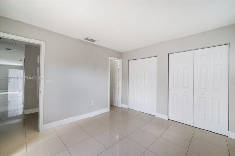 Townhouse in Miami, Florida 3 bedrooms, 105.91 sq.m. № 2067699 - photo 11