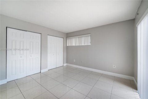 Townhouse in Miami, Florida 3 bedrooms, 105.91 sq.m. № 2067699 - photo 5