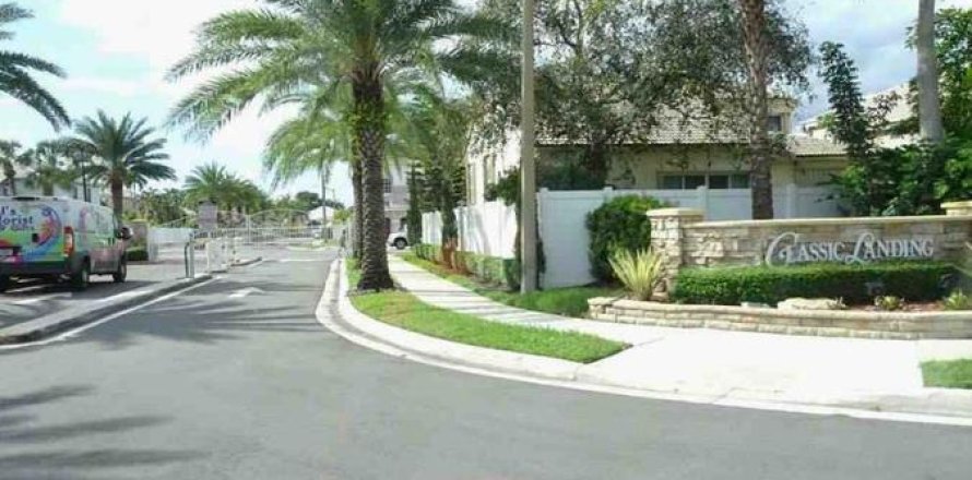 Villa ou maison à Pembroke Pines, Floride 4 chambres, 267.56 m2 № 1141428