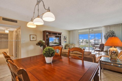 Condo in Dania Beach, Florida, 2 bedrooms  № 1746222 - photo 5