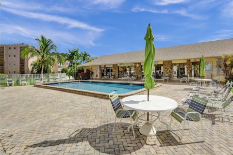 Condo in Dania Beach, Florida, 2 bedrooms  № 1746222 - photo 27