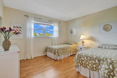 Condo in Dania Beach, Florida, 2 bedrooms  № 1746222 - photo 17