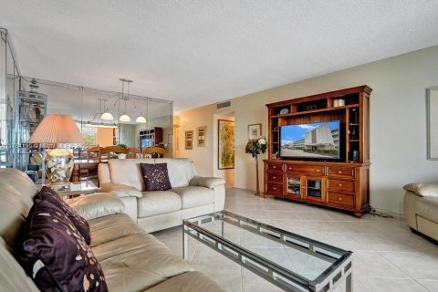Condo in Dania Beach, Florida, 2 bedrooms  № 1746222 - photo 7