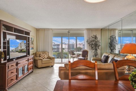 Condo in Dania Beach, Florida, 2 bedrooms  № 1746222 - photo 11