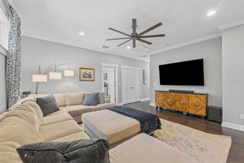House in Tampa, Florida 5 bedrooms, 314.57 sq.m. № 1828588 - photo 24