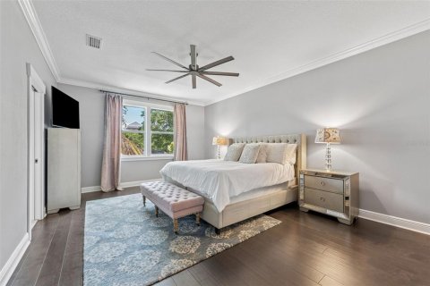 House in Tampa, Florida 5 bedrooms, 314.57 sq.m. № 1828588 - photo 25