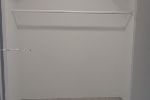 Condo in Dania Beach, Florida, 1 bedroom  № 1862219 - photo 14