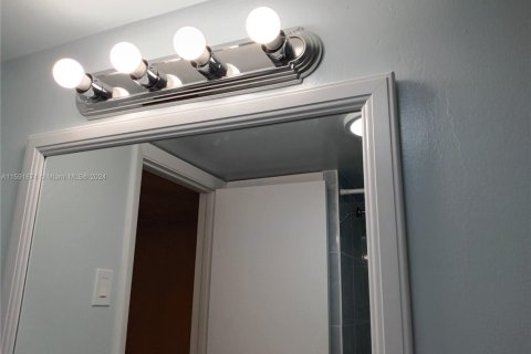 Condo in Dania Beach, Florida, 1 bedroom  № 1862219 - photo 5