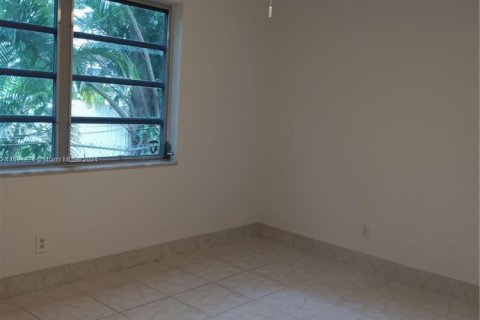 Condo in Dania Beach, Florida, 1 bedroom  № 1862219 - photo 10