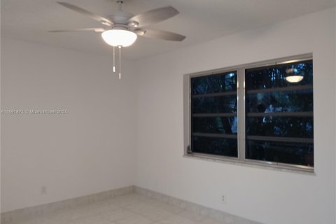 Condo in Dania Beach, Florida, 1 bedroom  № 1862219 - photo 4
