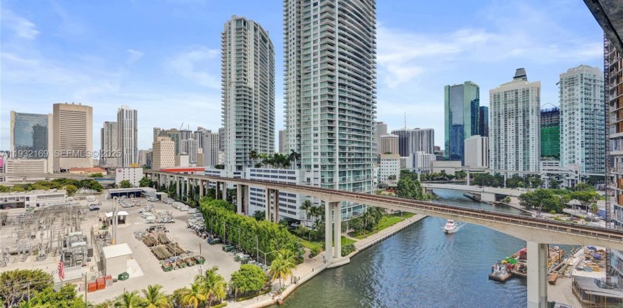 Condo in Miami, Florida, 1 bedroom  № 2040867