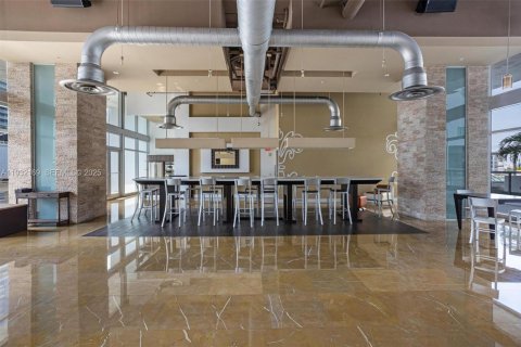 Condo in Miami, Florida, 1 bedroom  № 2040867 - photo 19